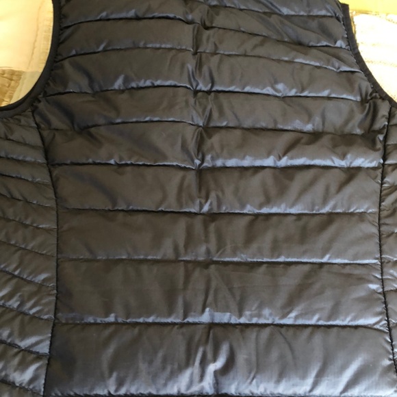 Patagonia Black vest small - Picture 4 of 4
